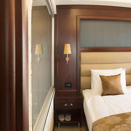 Hotel Ilkbal Deluxe &spa 4*