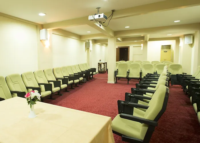 Ilkbal Deluxe &spa מלון 4*